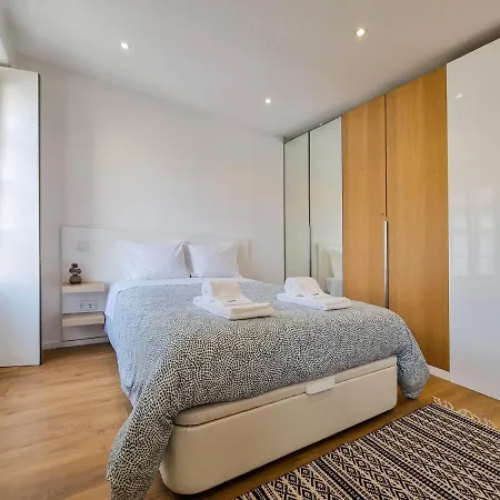 Sam - In The Center Viana do Castelo