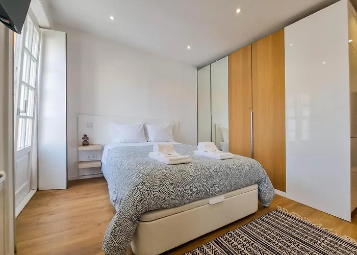 Sam - In The Center Viana do Castelo